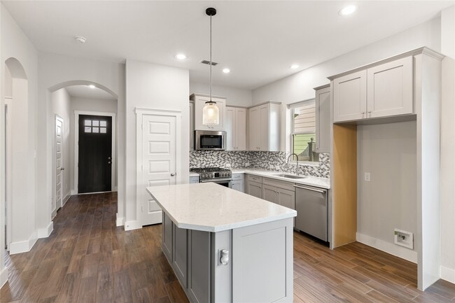 Photo - 18547 First Landing Drive