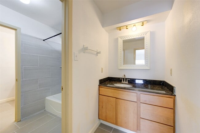Photo - 4403 Willow Beach Dr