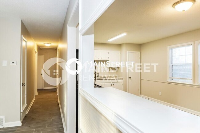Photo - 3 Bedroom Pet-Friendly Home in Horn Lake, MS with Main Street Renewal