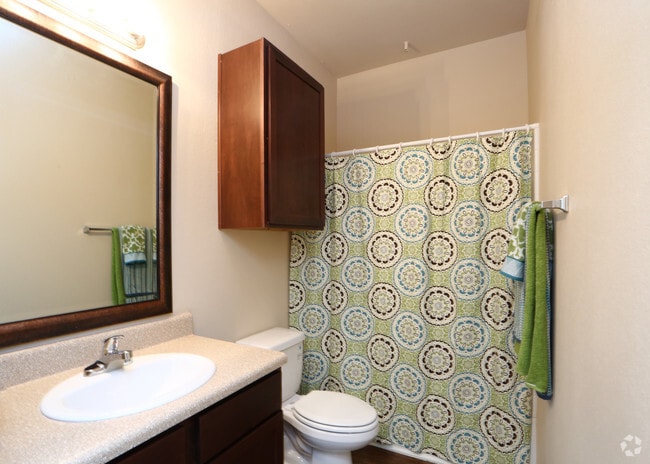 1BD,1BA_624 SF - Bathroom