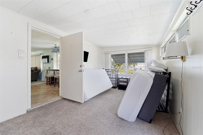 Photo - 10949 105th St