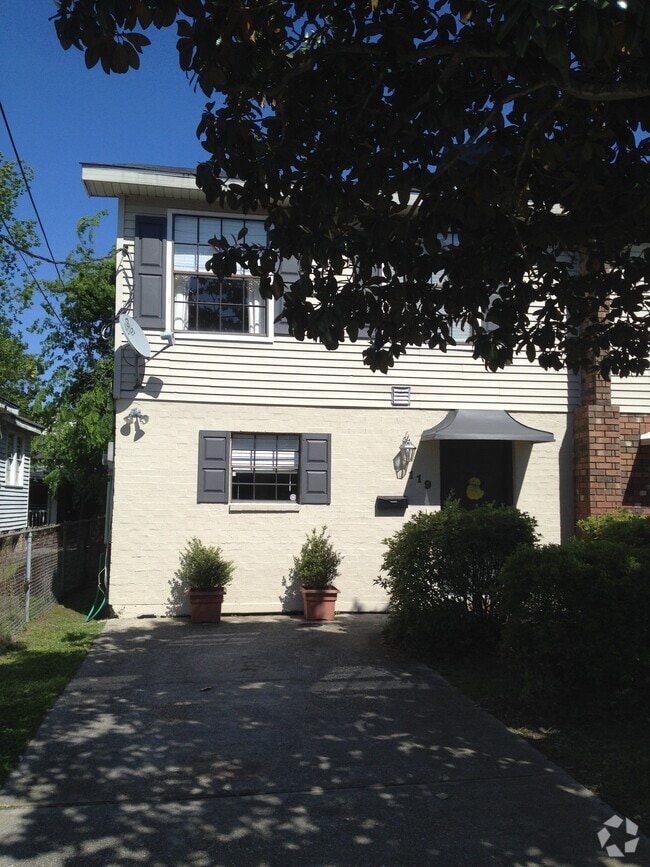 Building Photo - 119 Papworth Ave Rental