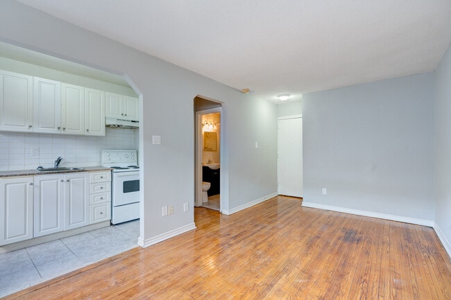 Building Photo - 38 Lambton Ave