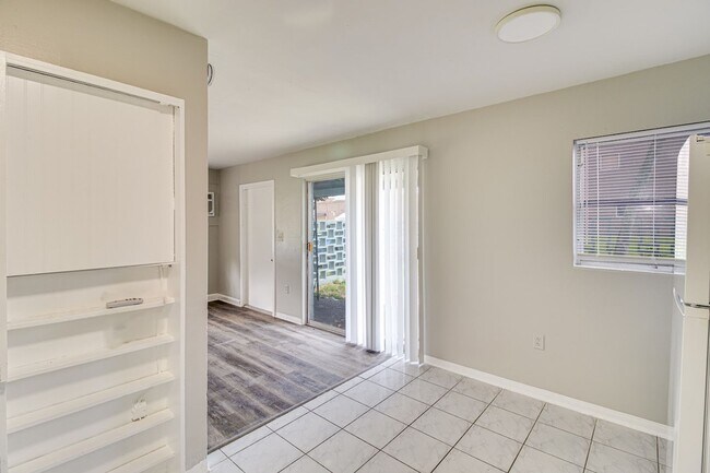 Photo - 1331 W Point Dr Unidad 1331 B