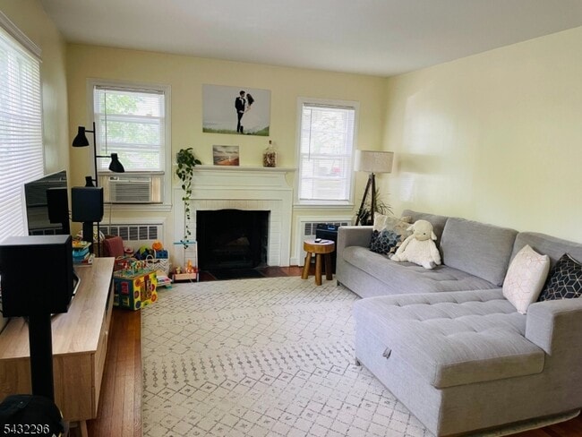 Photo - 274 Woodland Ave
