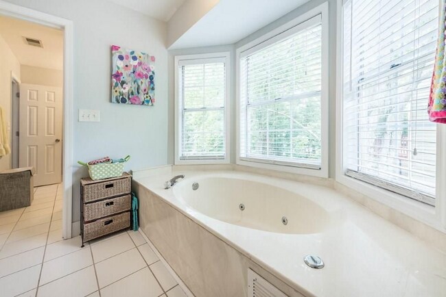 Photo - 5036 Laurel Bridge Dr SE