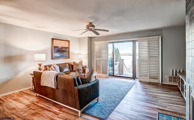 Photo - 12 Genoa Ct Unit 12 Genoa