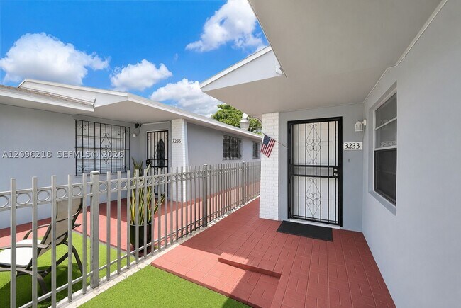 3233 SW 25th St Unidad 2