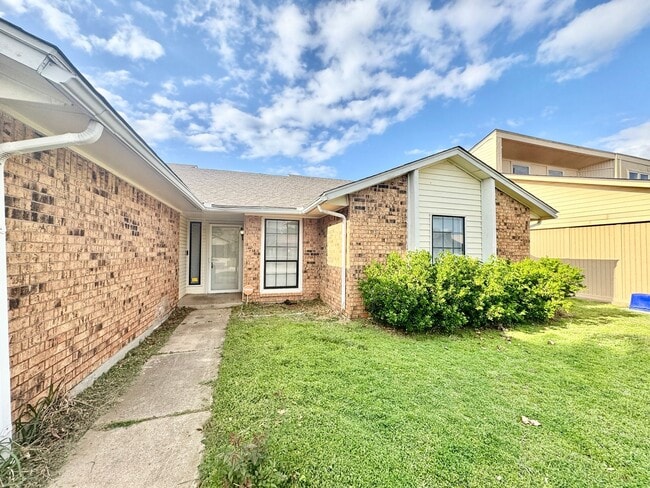 Photo - 3 Bed 2 bath!