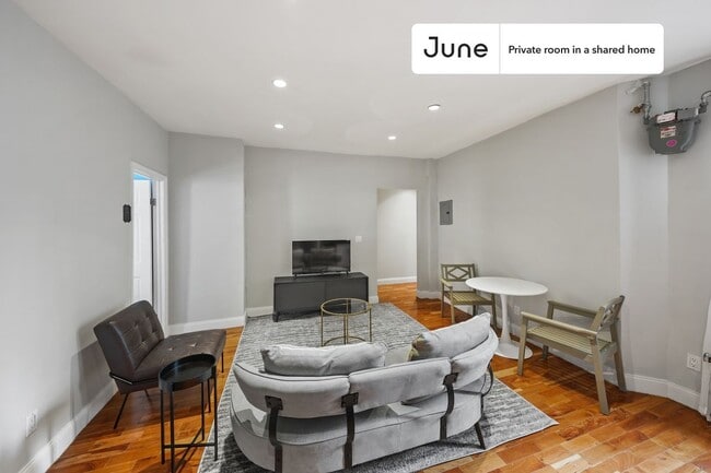 Room in Shared 3 bed/1 bath home in East Harlem