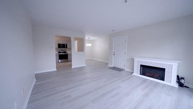 Photo - 136 Brookland Ct Unidad 8