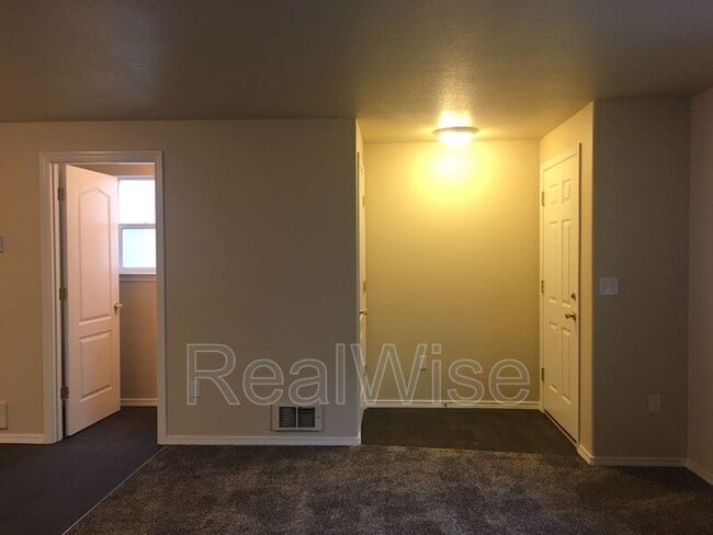 Photo - 2621 NW Cedar Ave