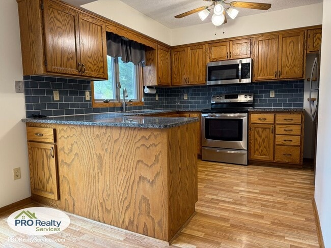 Photo - 3 Bedroom Home in Shoreview