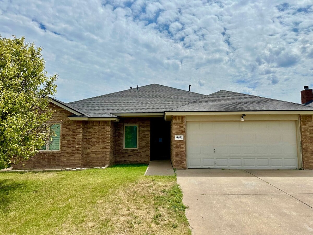 3 Bed/2 bath Available 9/1! - 3 Bed/2 bath Available 9/1! House