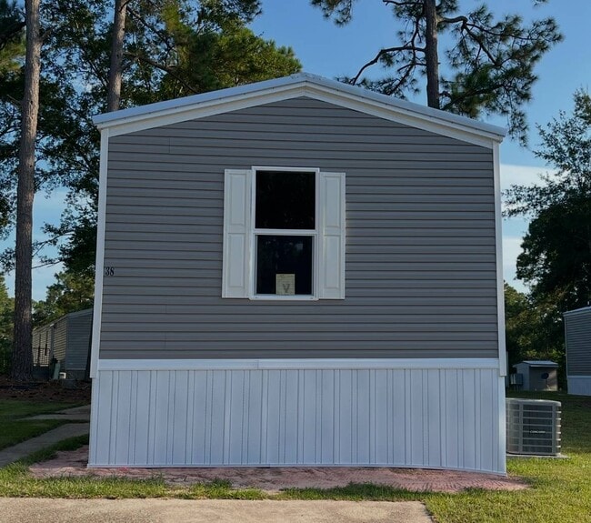 Photo - 14142 Lorraine Rd