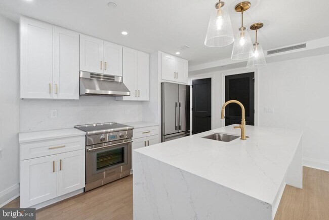 Photo - 135 S 19th St Unit 301