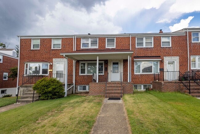Charming 3 Bedroom Townhome in Halethorpe! - Charming 3 Bedroom Townhome in Halethorpe!