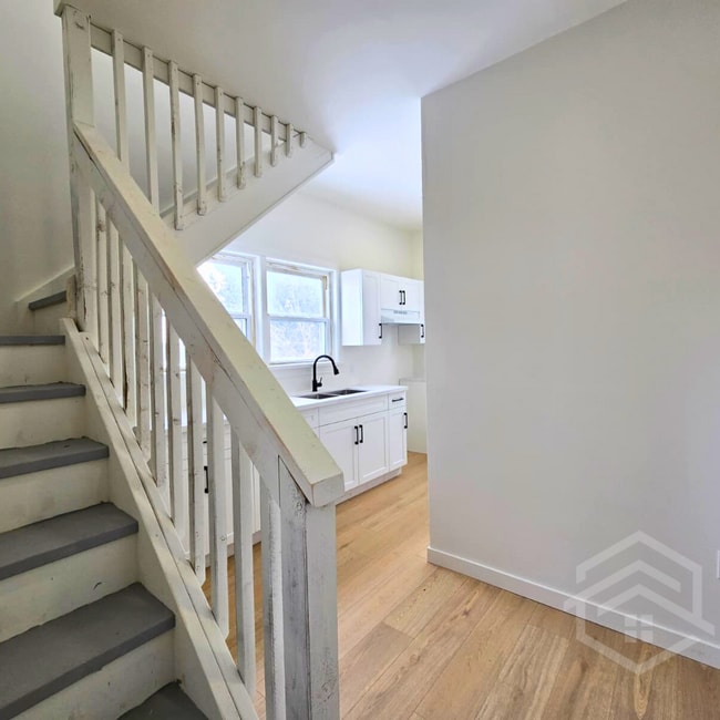 Photo - 1-Bedroom Loft Available in London!! Unit 3