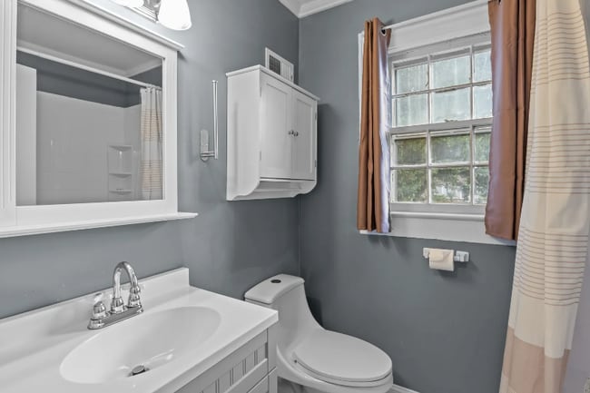 Photo - 307 Church St