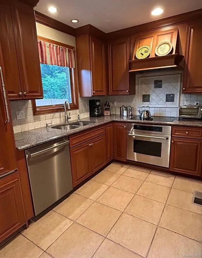 Photo - 396 Chestnut Ave