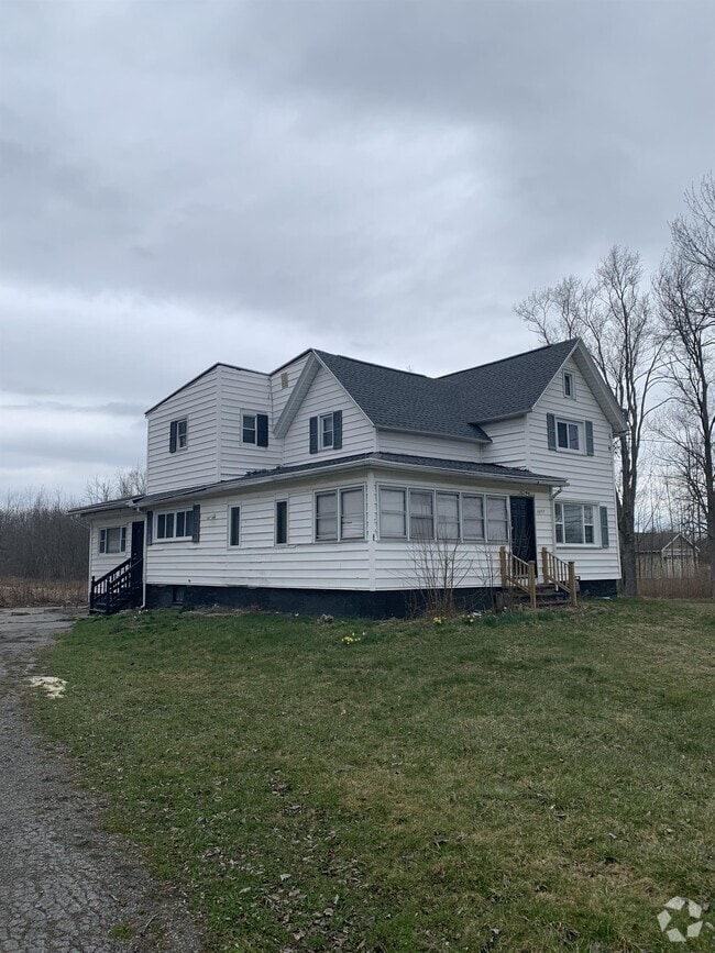 Building Photo - 1697 Hilton Parma Corners Rd Rental