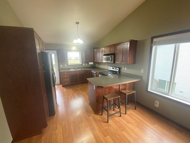 Photo - 3 Bedroom, 2 Bathroom Home in West Fargo -...