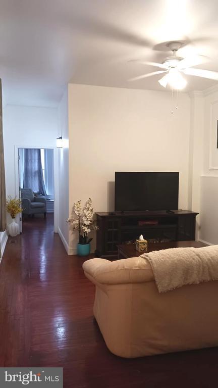 Building Photo - 2034 Delancey Pl Unit 2R