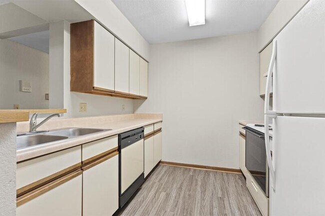 Photo - 2104 Stirrup Ln