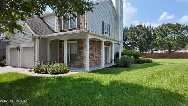 Photo - 11015 Castlemain Cir E