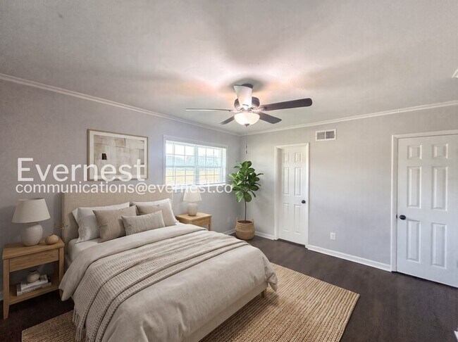 Photo - 3 Bed, 2 Bath Home with Fenced Yard / Pet-Friendly / Available Now!