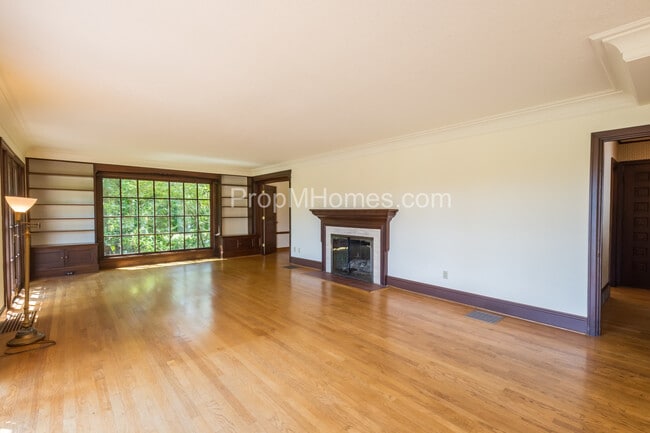 Photo - Riverfront Perfection with this Charming 3 Bedroom Lake Oswego Home!