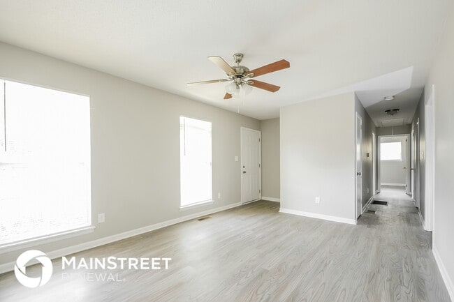 Photo - 2834 Micmac Dr