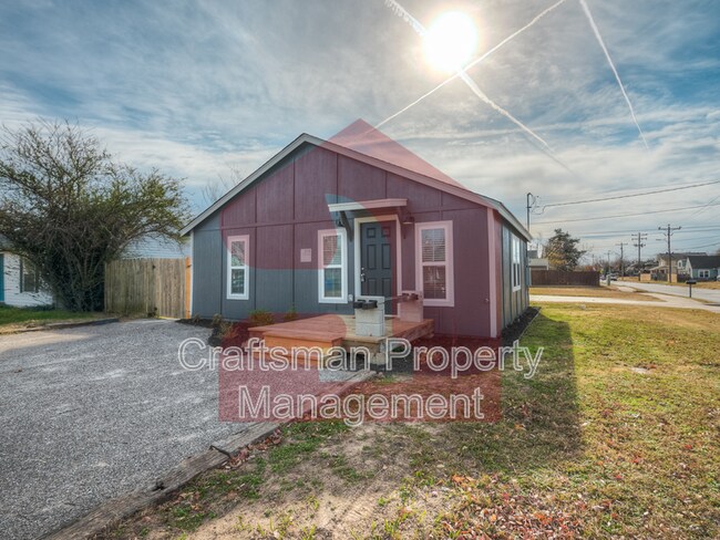 Photo - 208 E Mosier St