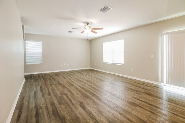 Photo - 14471 Finsbury Dr