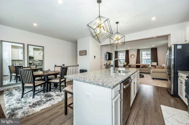 Photo - 324 Pemberton Park Ln