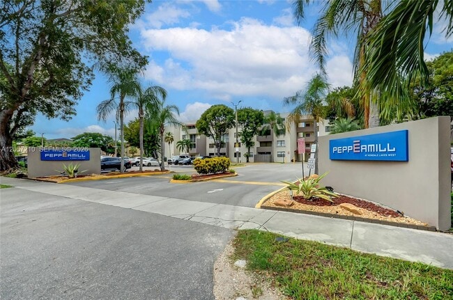 Building Photo - 8000 SW 149th Ave Unit A308