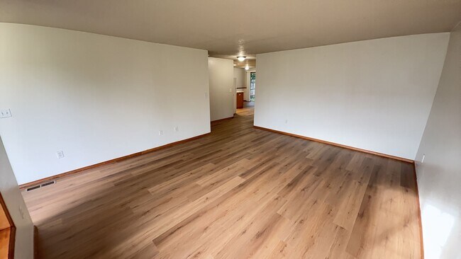 Photo - 3 Bedroom 1.5 Bath Home Fenced Yard, Shed & Garage
