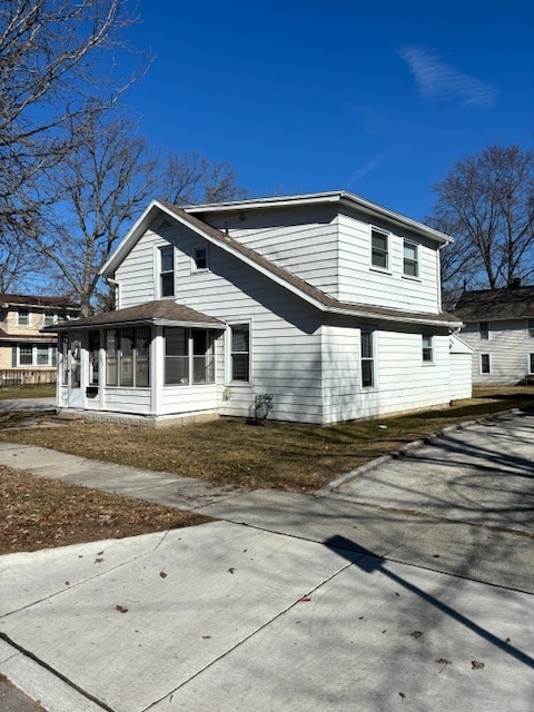 Photo - 303 S Summit St
