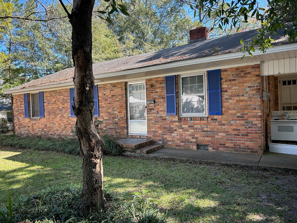 Photo - 303 S Withlacoochee Ave House