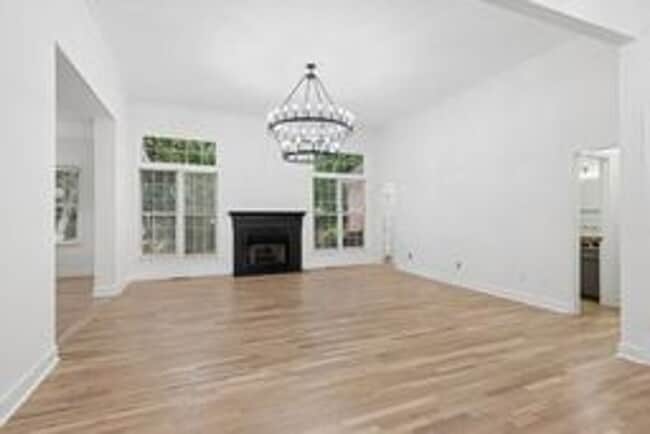 Photo - Beautiful Brentwood Home with Inground Pool on Quiet Cul-de-Sac