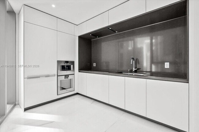 Photo - 300 Biscayne Blvd Way Unit 1106E