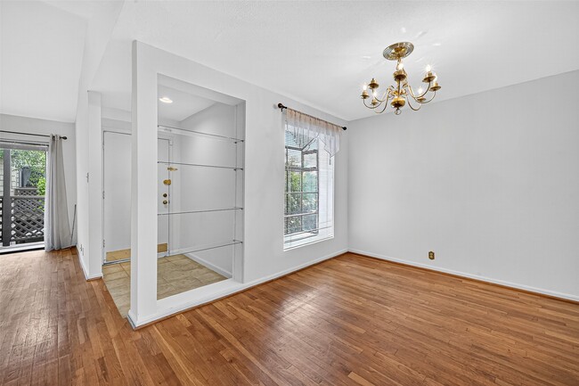 Photo - 2829 Timmons Ln Unidad True