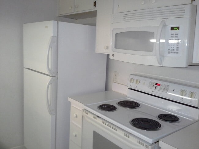 Photo - 4000 SW 23rd St Unit 1-308