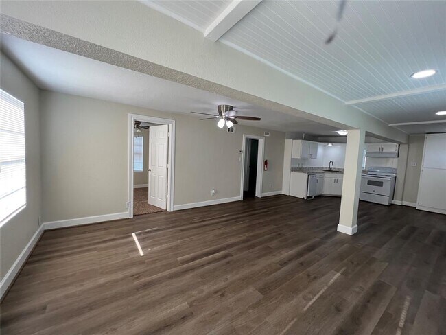 Photo - 414 Murex St