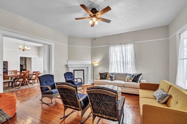 Photo - 527 Harrold Ave