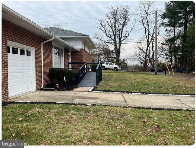 Photo - 2813 Gwynnview Rd