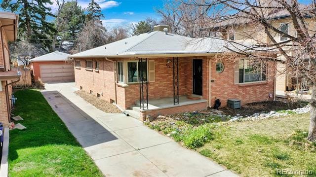 Photo - 715 Ivanhoe St