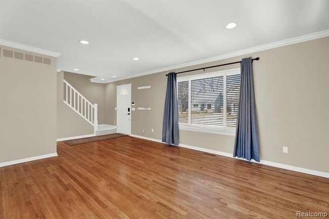 Photo - 1560 E Lincoln St