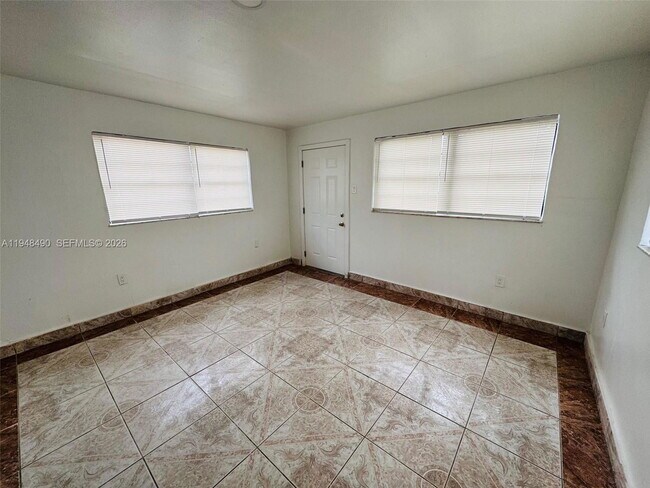 Photo - 1210 Fisherman St