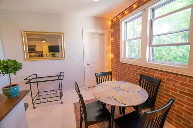 Photo - 2734 S Bonfield St Unidad 2